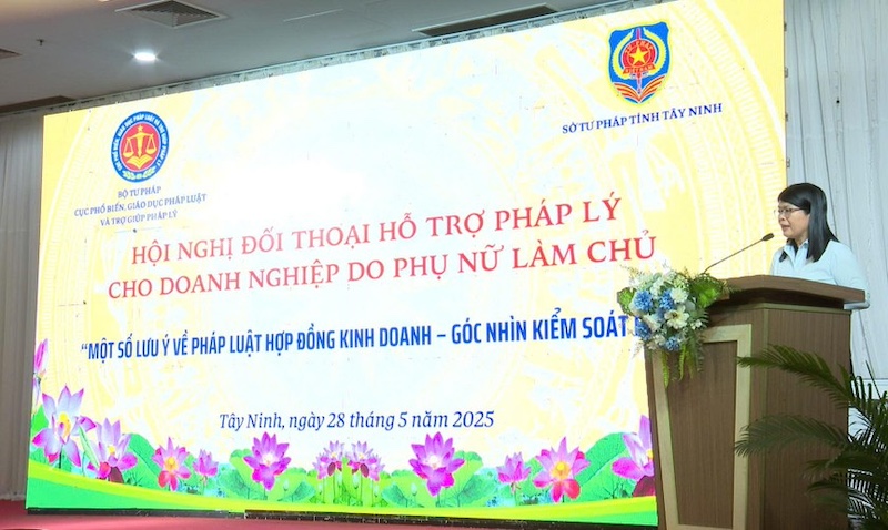 Đối thoại hỗ trợ pháp lý cho doanh nghiệp do phụ nữ làm chủ